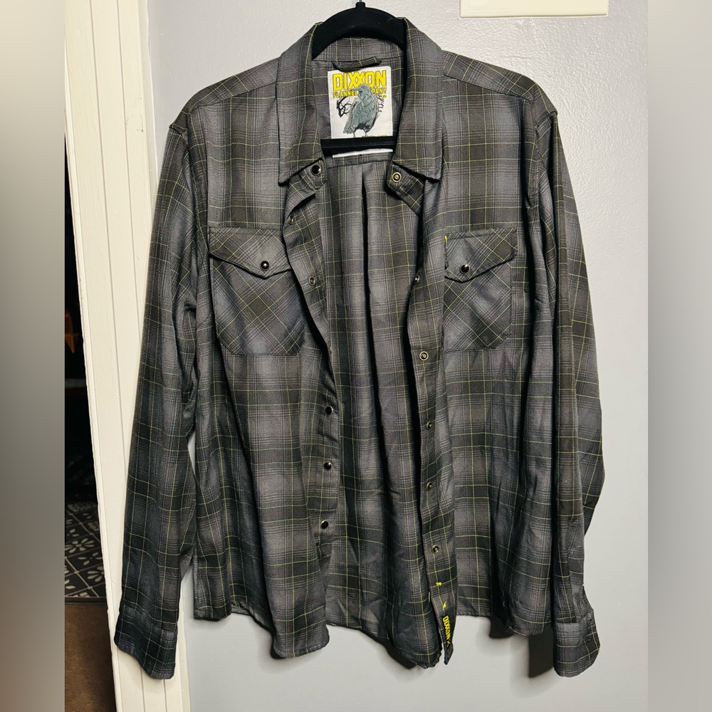 Dixxon women’s flannel “raven” edition